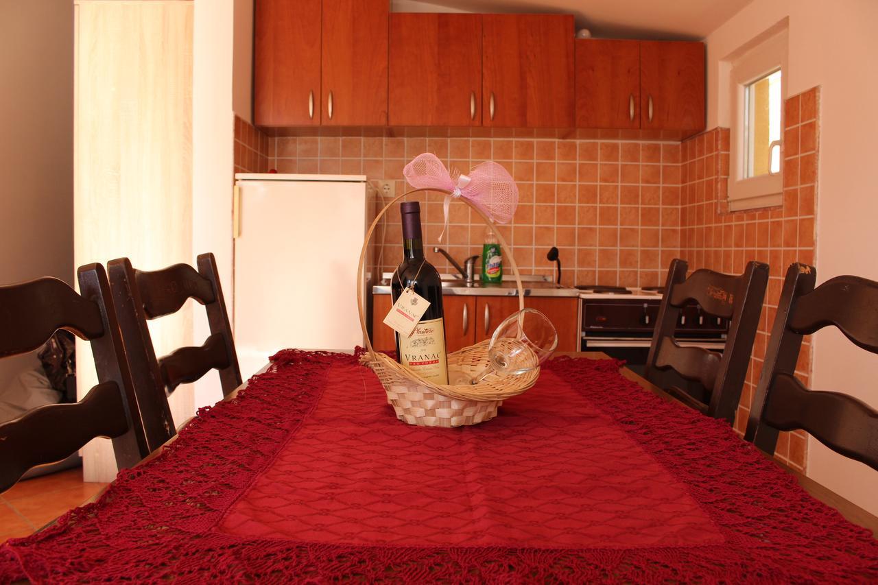 Apartments Todorovic Петровац Экстерьер фото